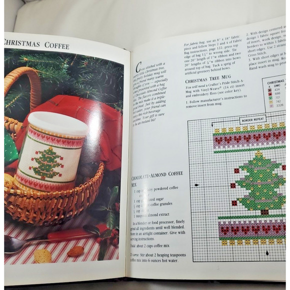 90s Cookbook Creative Christmas Kitchen Leisure Arts Hardcover Crafts Recipes - Picture 6 of 8